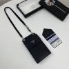 PD2ZH068P-025　プラダ PRADA 2020年最新作 携帯ケース スマホバッグ ショルダーバッグ カーフレザー
