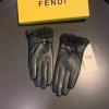 STFD21003-AN　フェンディ FENDI 2021年最新入荷 ラムスキン 手袋 スマホタッチパネル 対応 グローブ 冬用 防寒 全指タッチ 手袋 ファー付き 防風