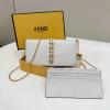 FD8BS076PBS-168　フェンディ FENDI 2024年最新入荷 グラフィ 財布内蔵ミニバッグ チェーンウォレット クラッチポーチ FFファブリック ショルダーバッグ クロスボディバッグ