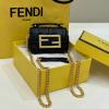 FD8603BK-168　フェンディ FENDI 2024年最新入荷 ナノ バゲット チャーム 斜め掛け ショルダーバッグ クロスボディバッグ 短財布 レディースかばん