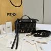 FD8BS067BKF-168　フェンディ FENDI 2024年最新入荷 バイ ザ ウェイ ミディアム ボストンバッグ ハンドバッグ 2way 斜め掛け ショルダーバッグ レディースかばん