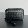 BOV777390QBK-aj　ボッテガヴェネタ BOTTEGAVENETA 2024年最新入荷 イントレチャート リストレット ポーチ ジップハンドバッグ  メンズ クラッチバッグ