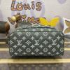 M12651-057　ルイヴィトン LOUISVUITTON 2024年最新入荷 ドップ キット クラッチバッグ ハンドバッグ 洗面具収納 ポーチ モノグラムシャドウ カーフレザー 