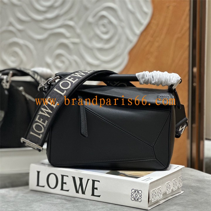 LE062324ZBK-GH ロエベ LOEWE 2025年最新入荷 スモール パズル ハンドバッグ 2way ショルダーバッグ レディース レザー
